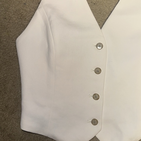 aritzia wilfred halter vest - Picture 4 of 11